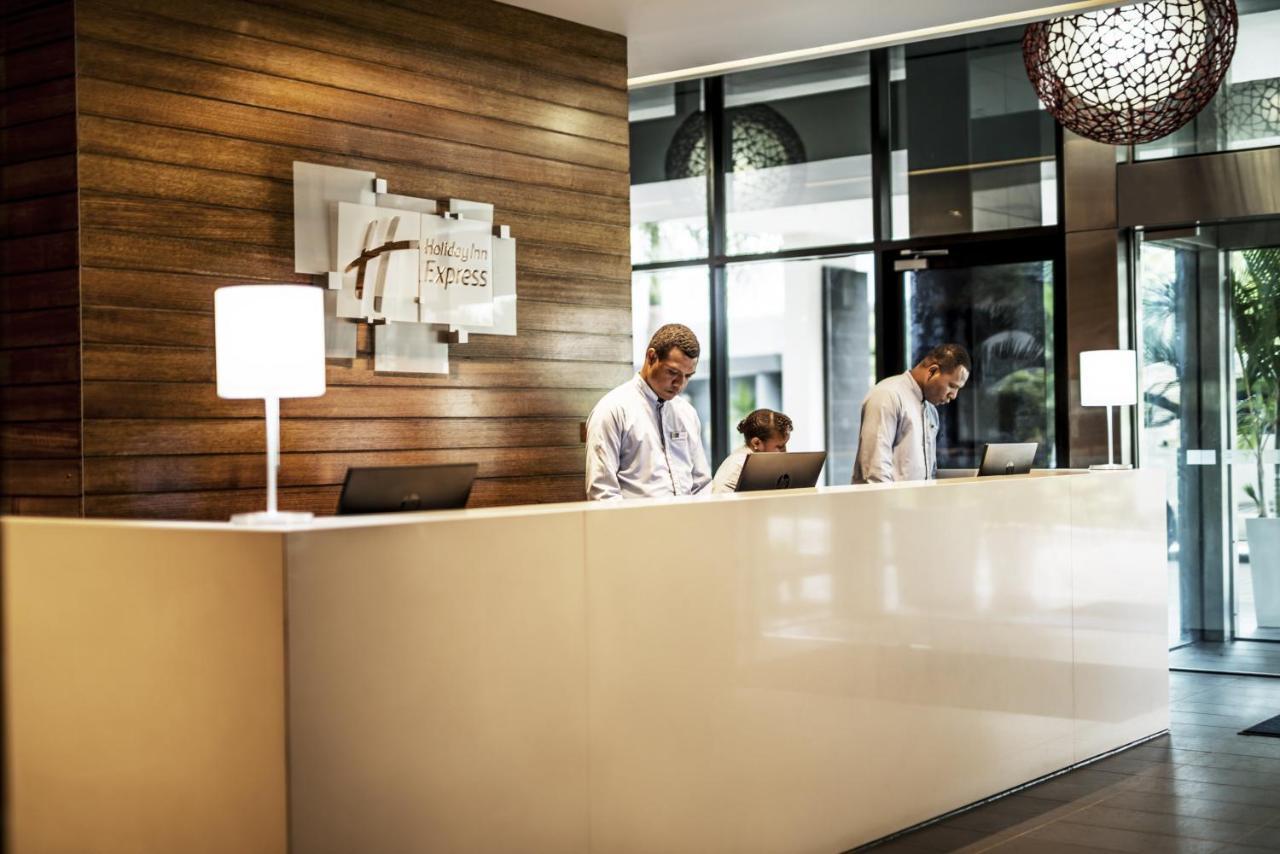 Holiday Inn Express Port Moresby By Ihg Exterior photo